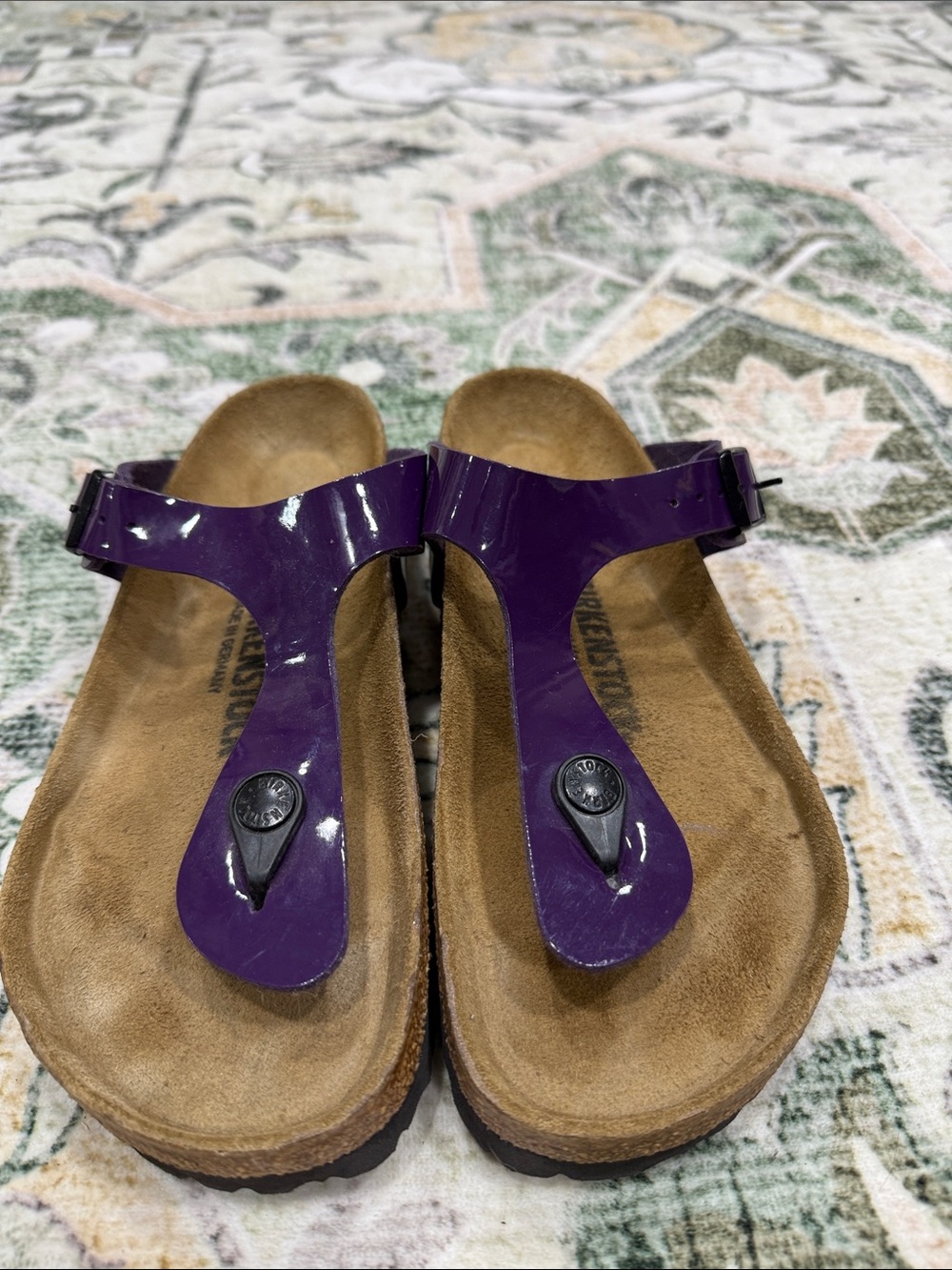 Birkenstock Gizeh Patent Thong Sandals in Purple